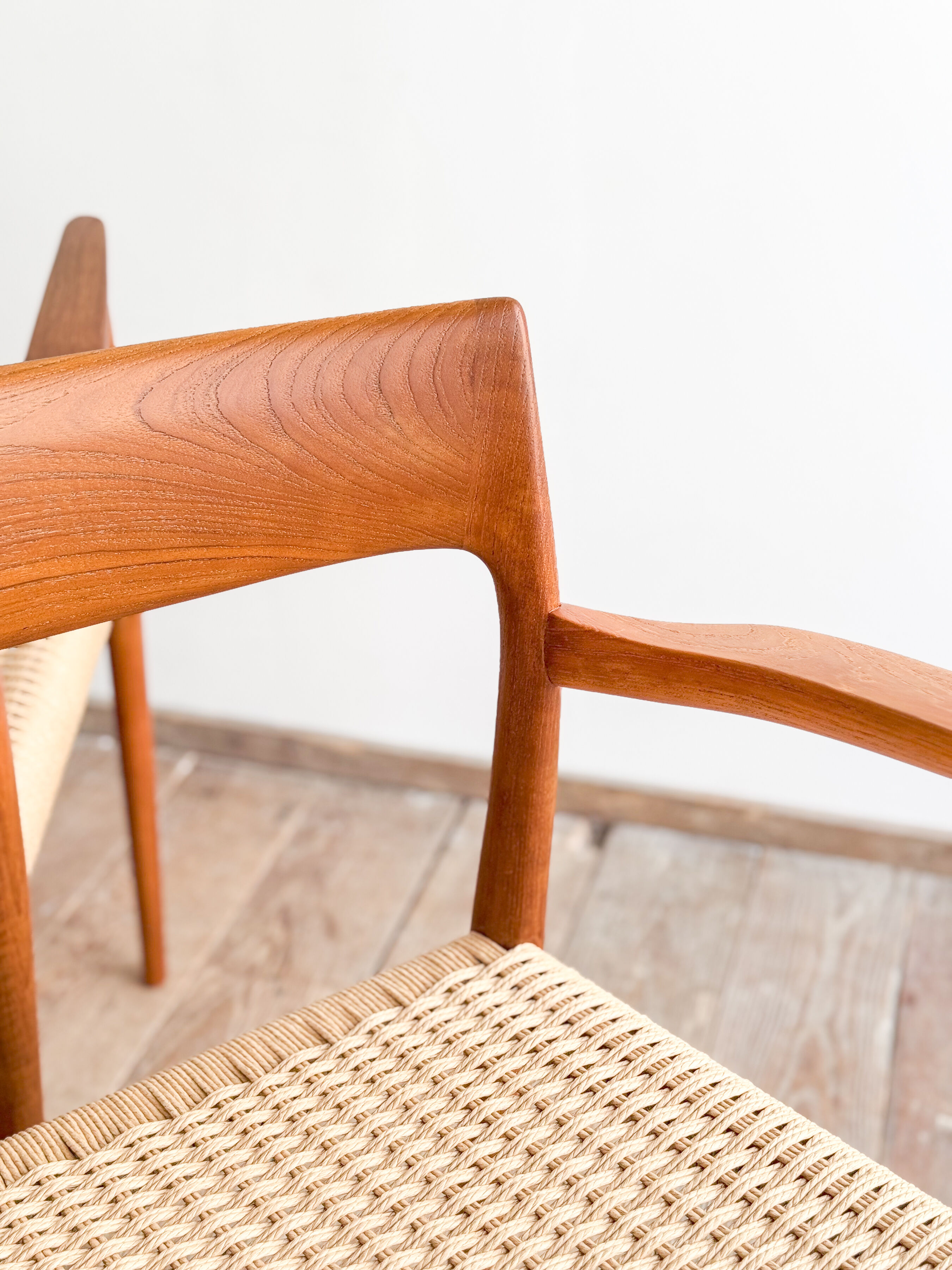 Paire de chaises de salle à manger modèle 57 par Niels O. Møller en teck