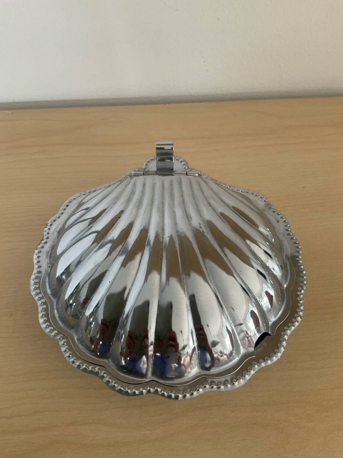 Vintage shell butter dish in silver metal and glass