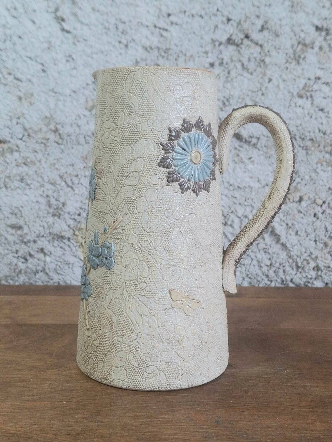 Pichet Doulton & Slaters 1884 – Silicon Ware floral relief decoration