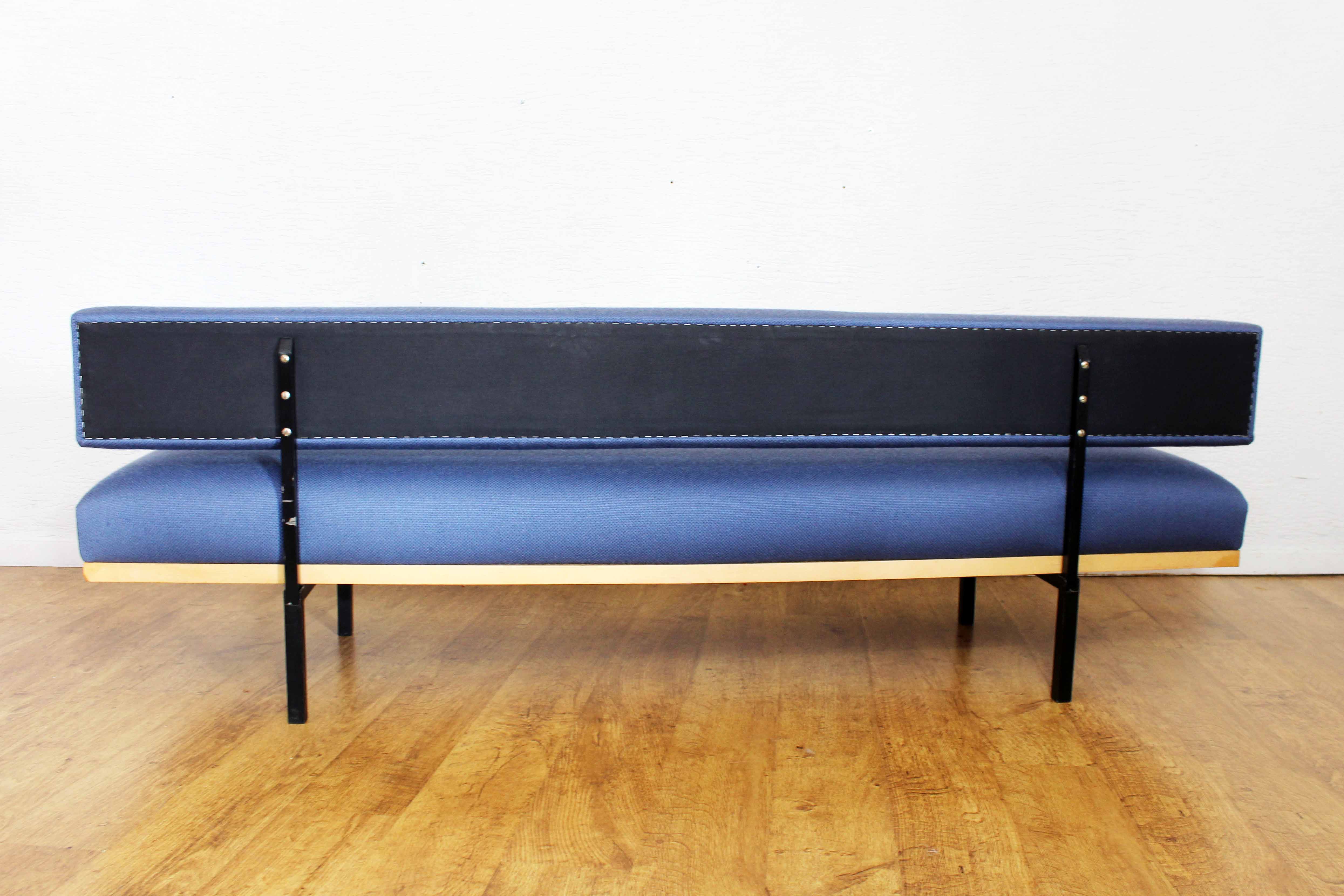 Daybed sofa bench