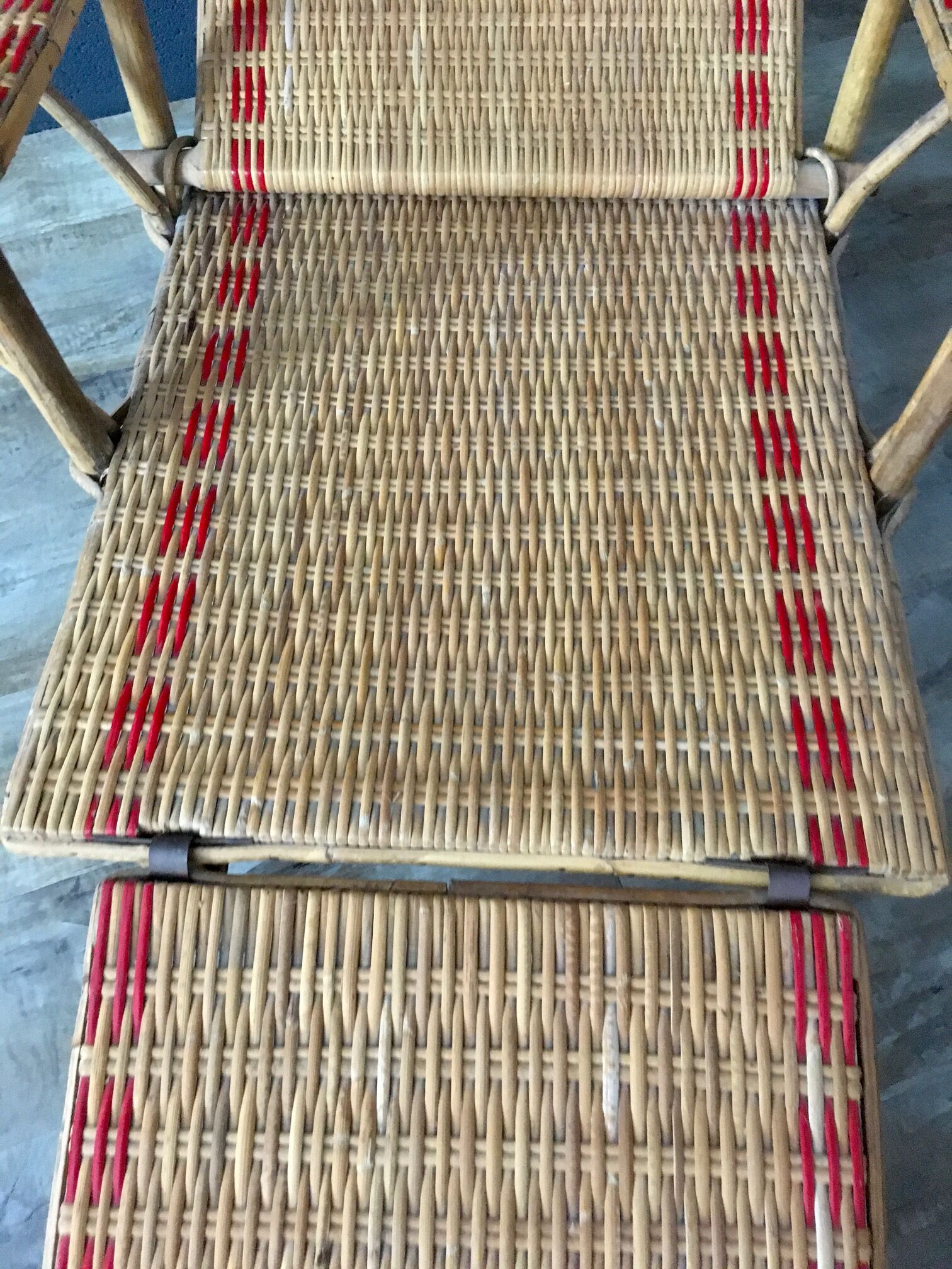 Rattan lounge chair