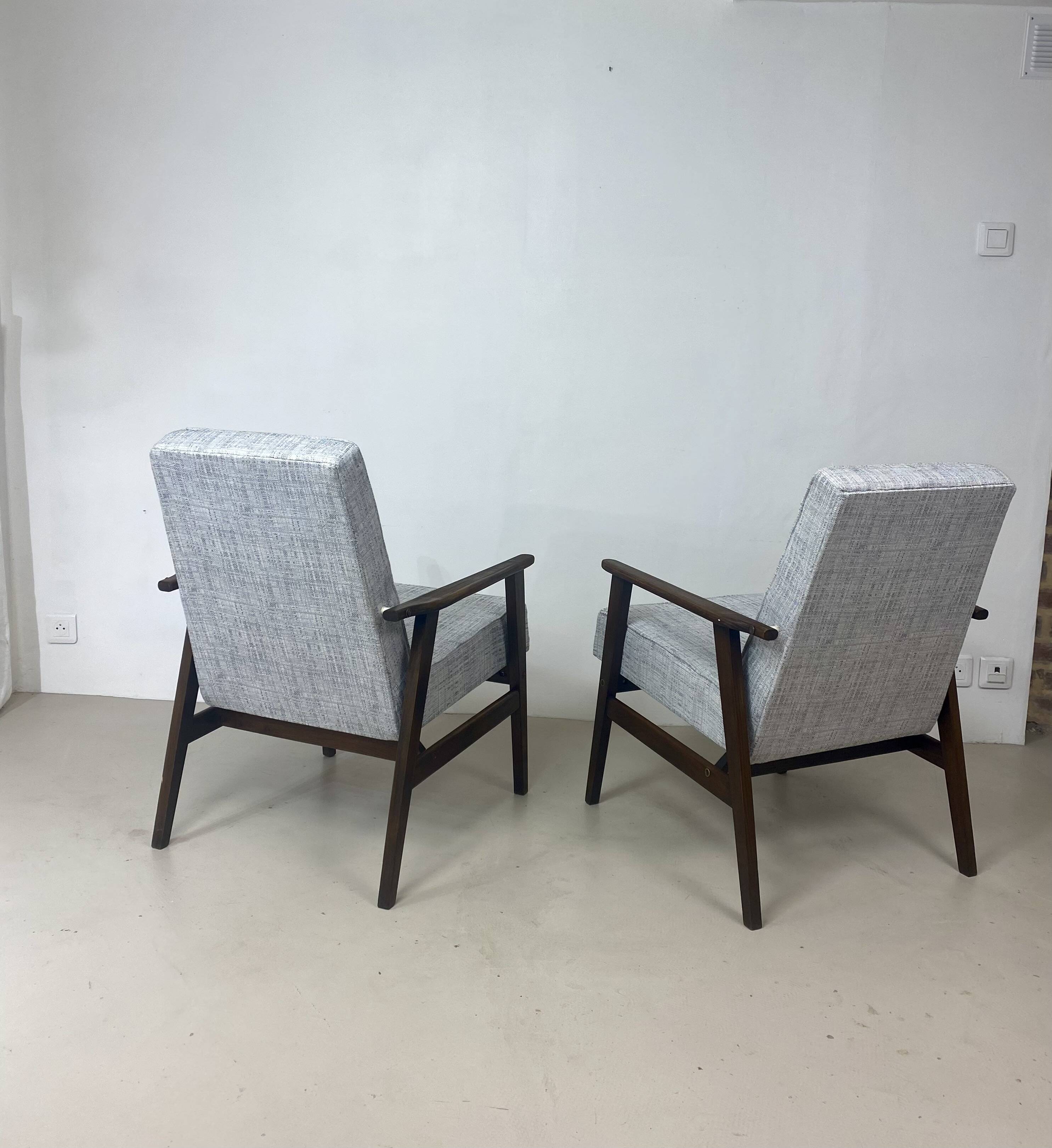 Pair of Henryk Lis 300-190 armchairs, 1970s, heathered grey-blue fabric. Ref: