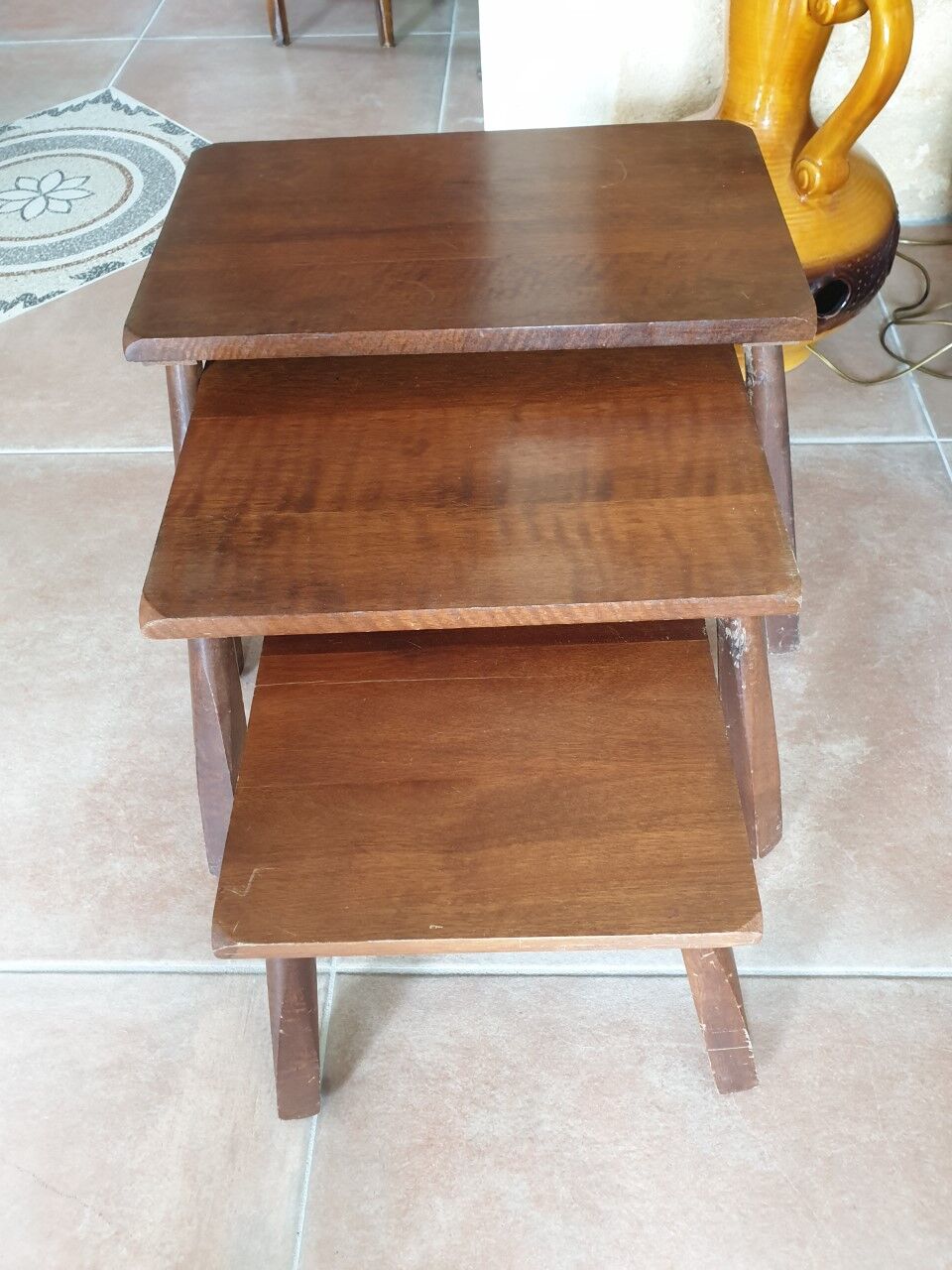 Brutalist trundle table