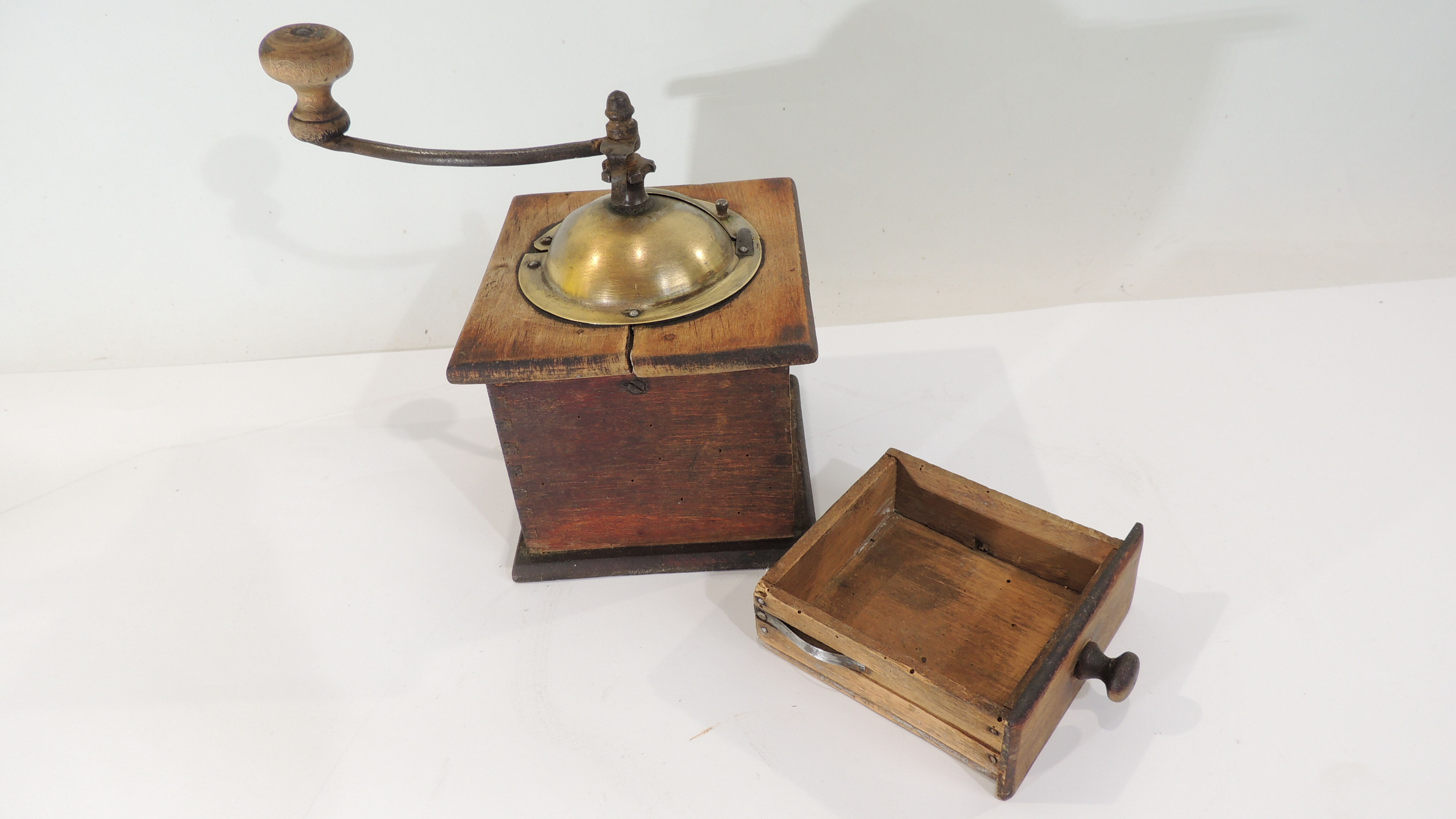 Wood/vintage coffee grinder