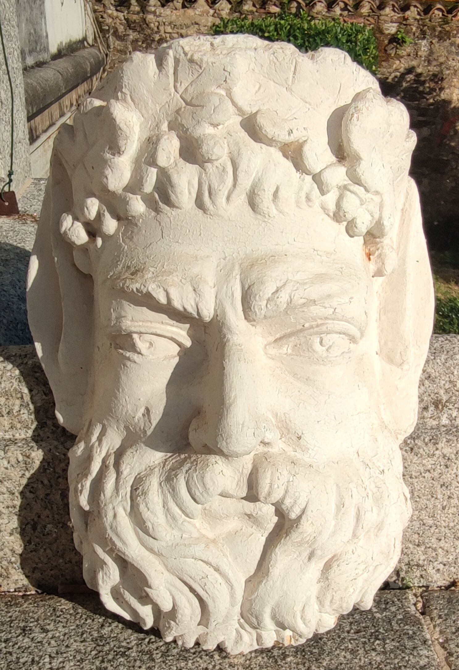 Old plaster face/antique décor