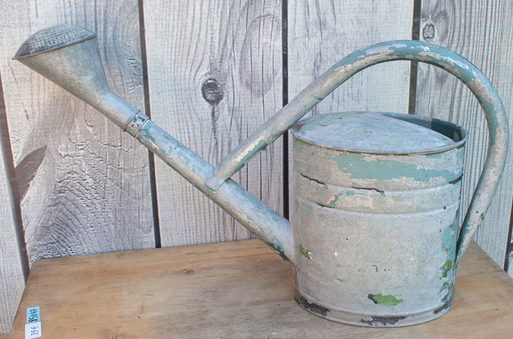 Arrosoir en couleur zinc