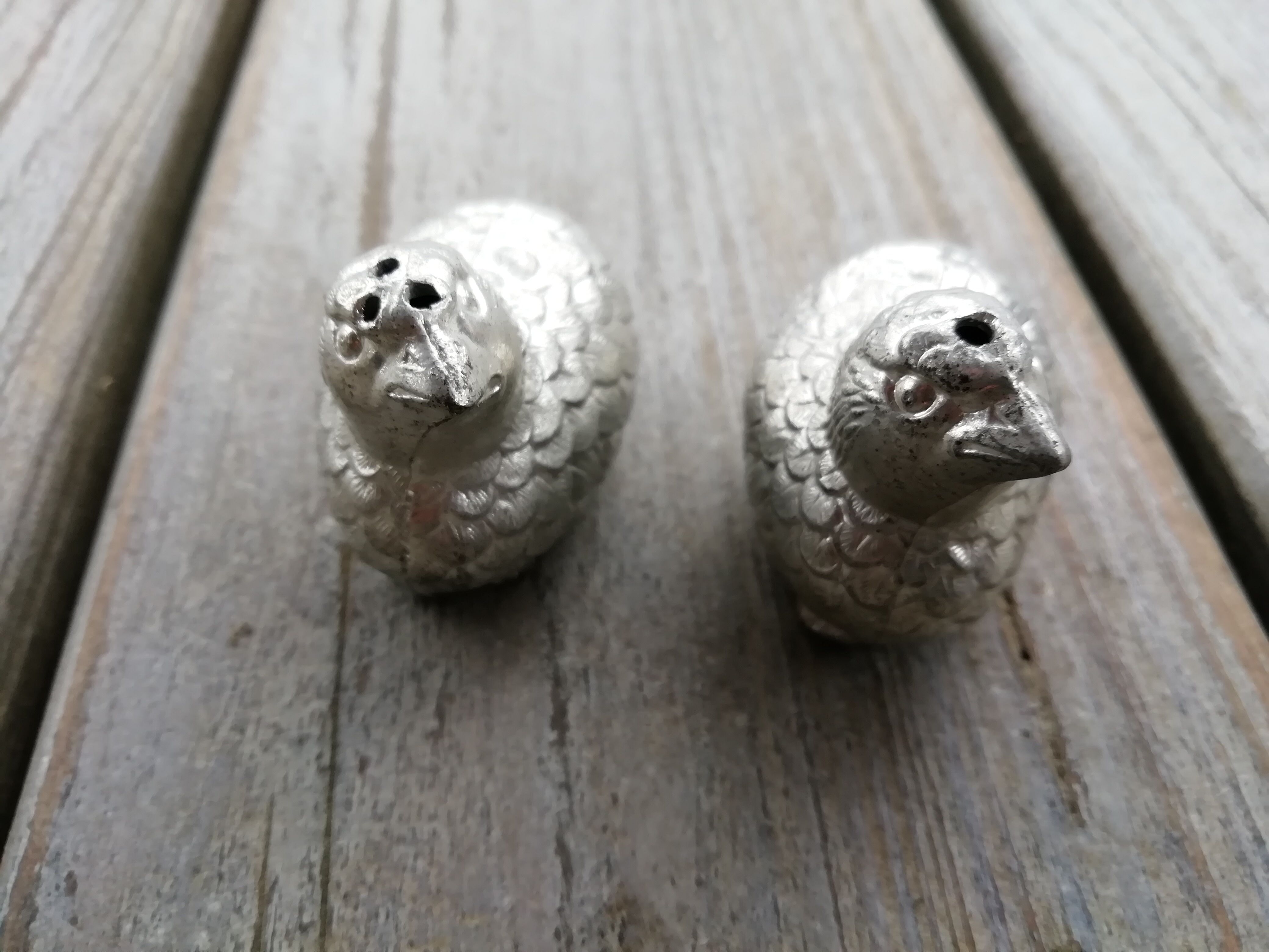 Pepper salt metal birds