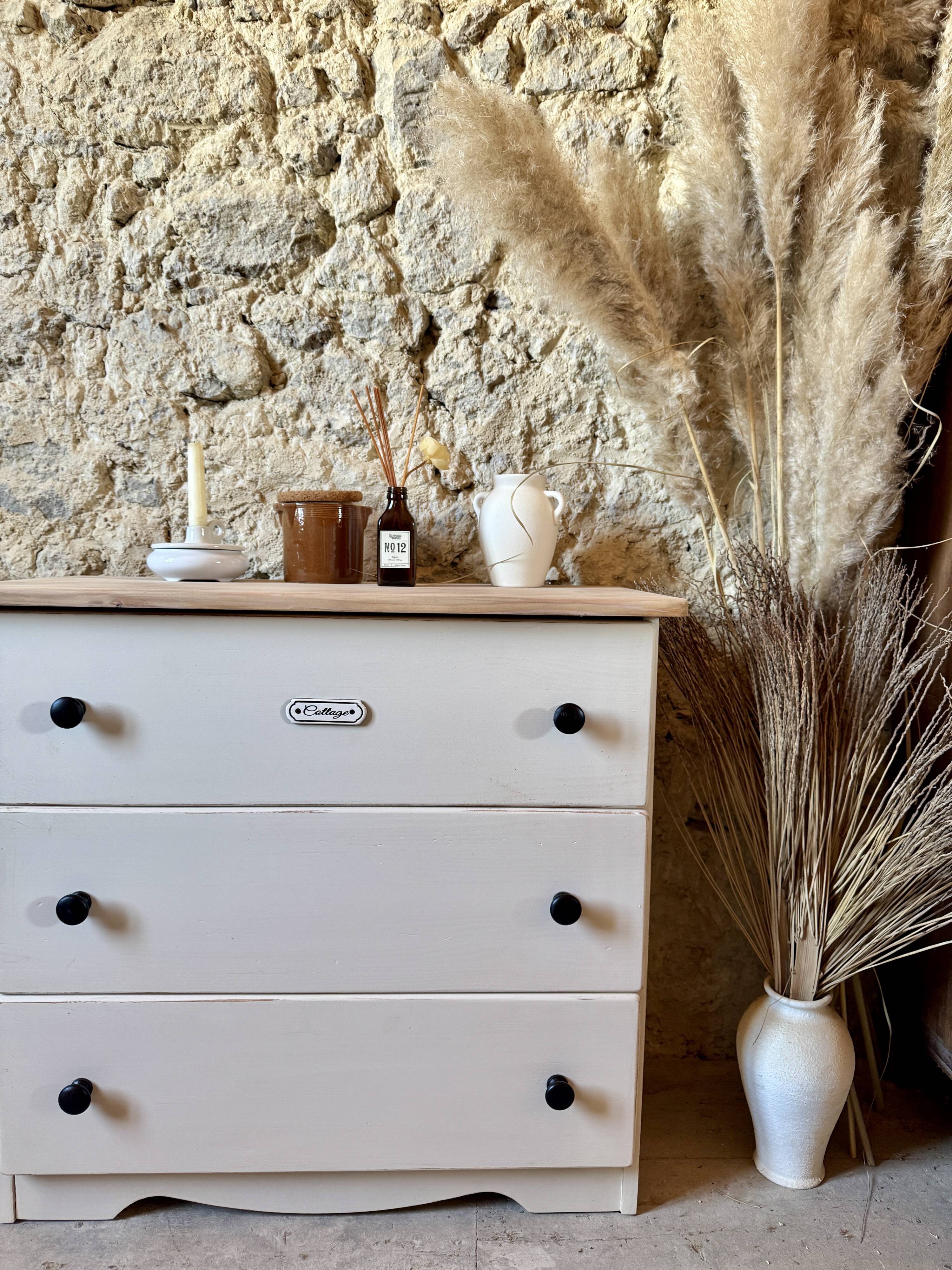 Commode en pin massif