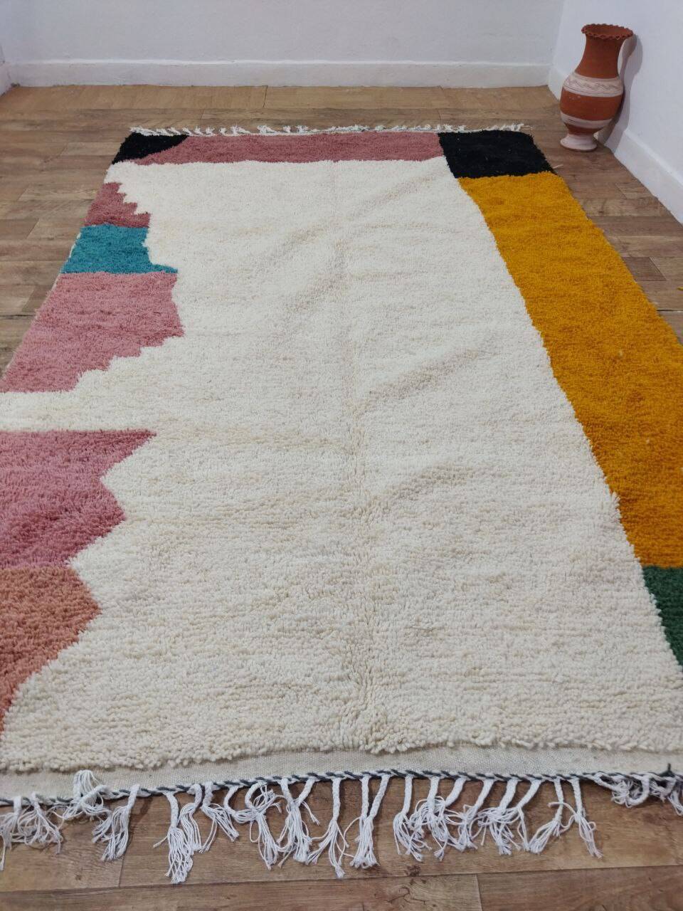 Handmade Moroccan Berber Rug 270 X 177 CM