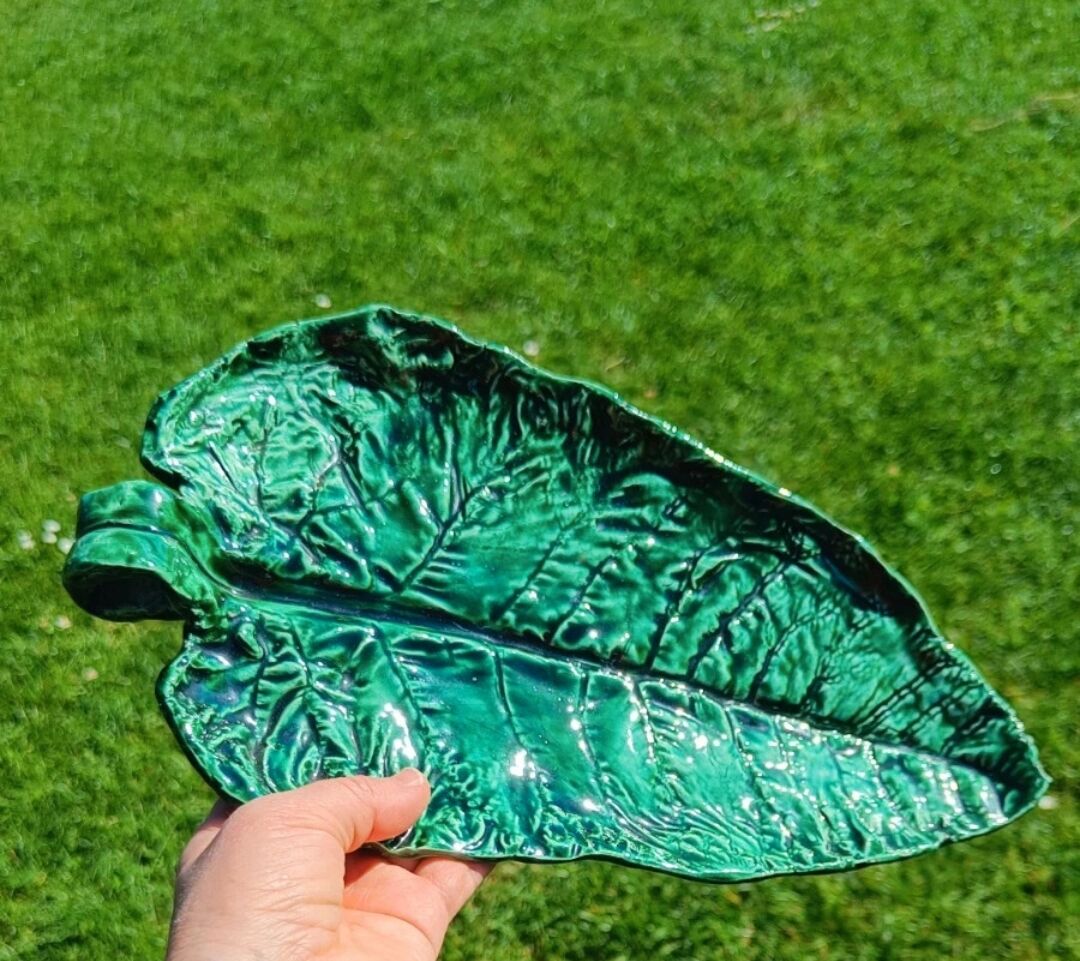 Green leaf slip clay
