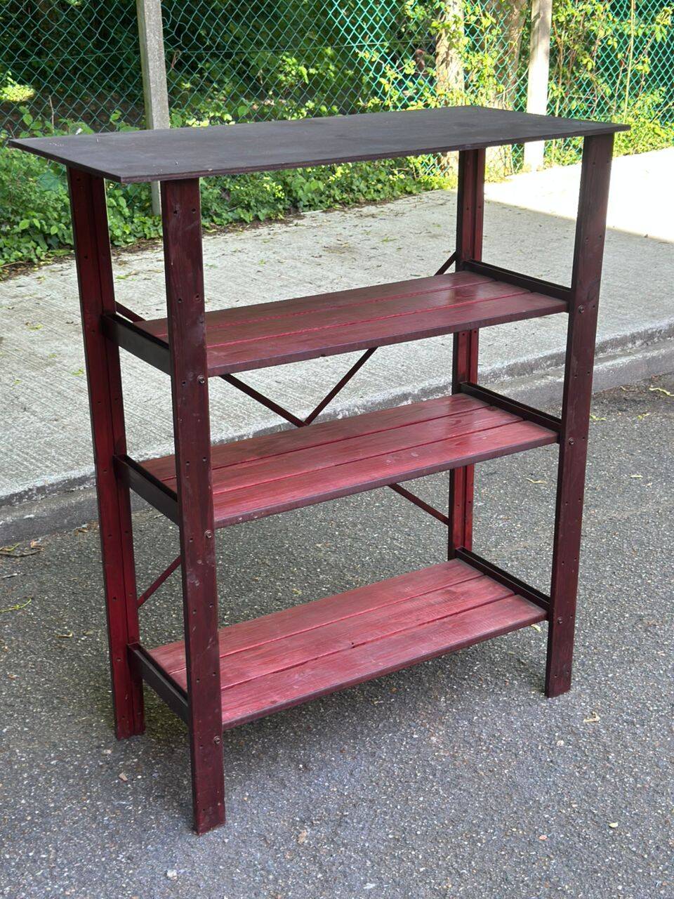 Étagère vintage en bois massif croisés