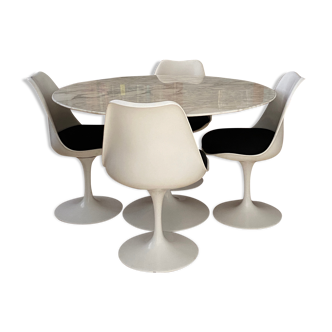 Tulip set round marble table and 4 swivel chairs by Eero Saarinen edited by Knoll