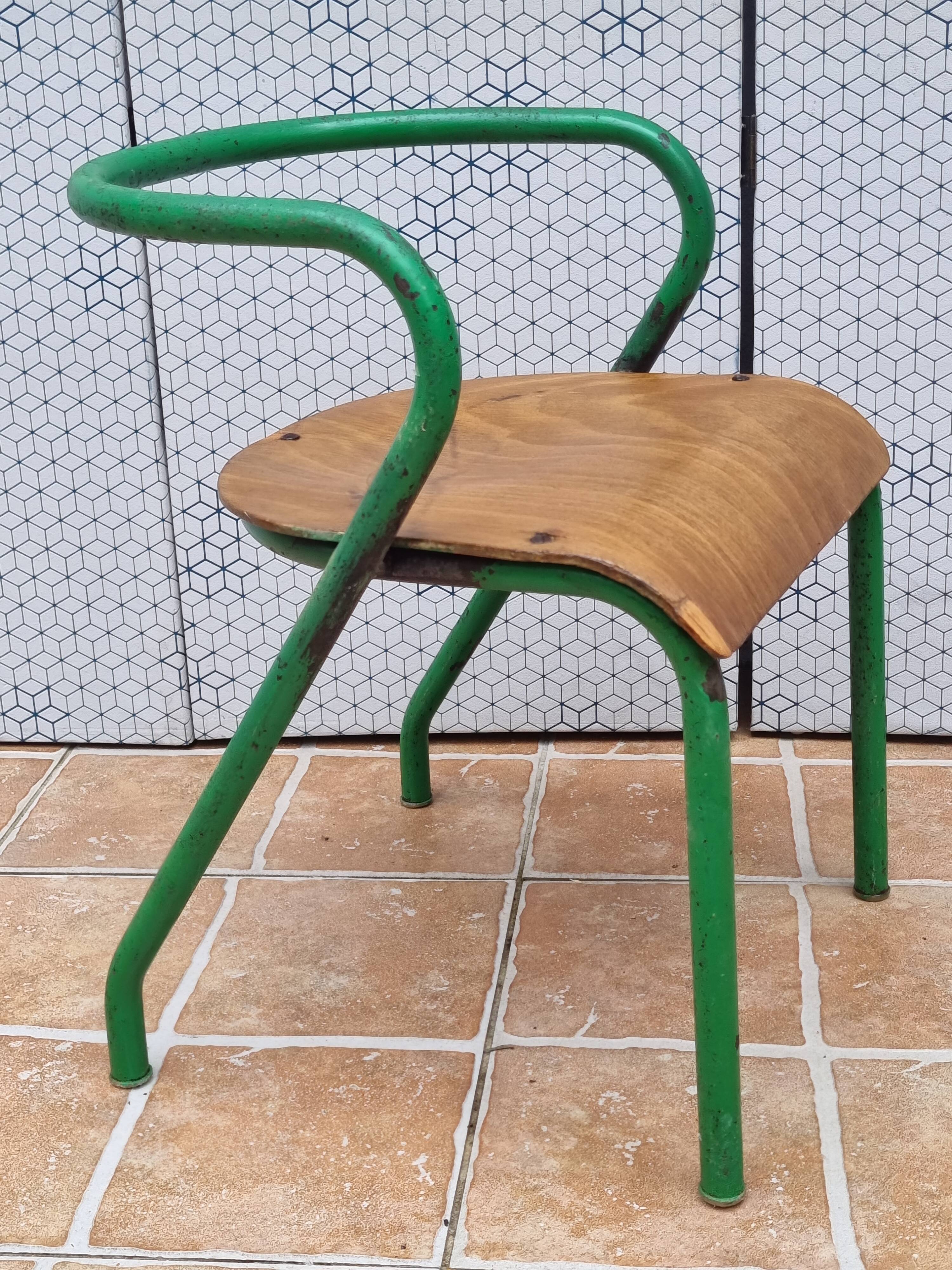 Mullca 300 children's chair by Jacques Hitier – Design 1949