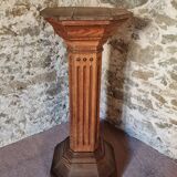 Piédestal ancien en bois – Colonne de monastère, France vers 1900
