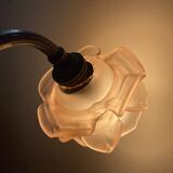 Empire-style Art Deco wall lamp in silver patinated bronze with swan decoration and frosted glass pink