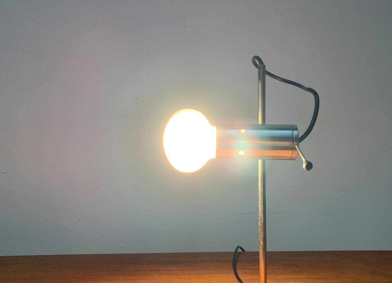 Italian table lamp model 251 from the mid-century by Tito Agnoli for Oluce, 1950s.