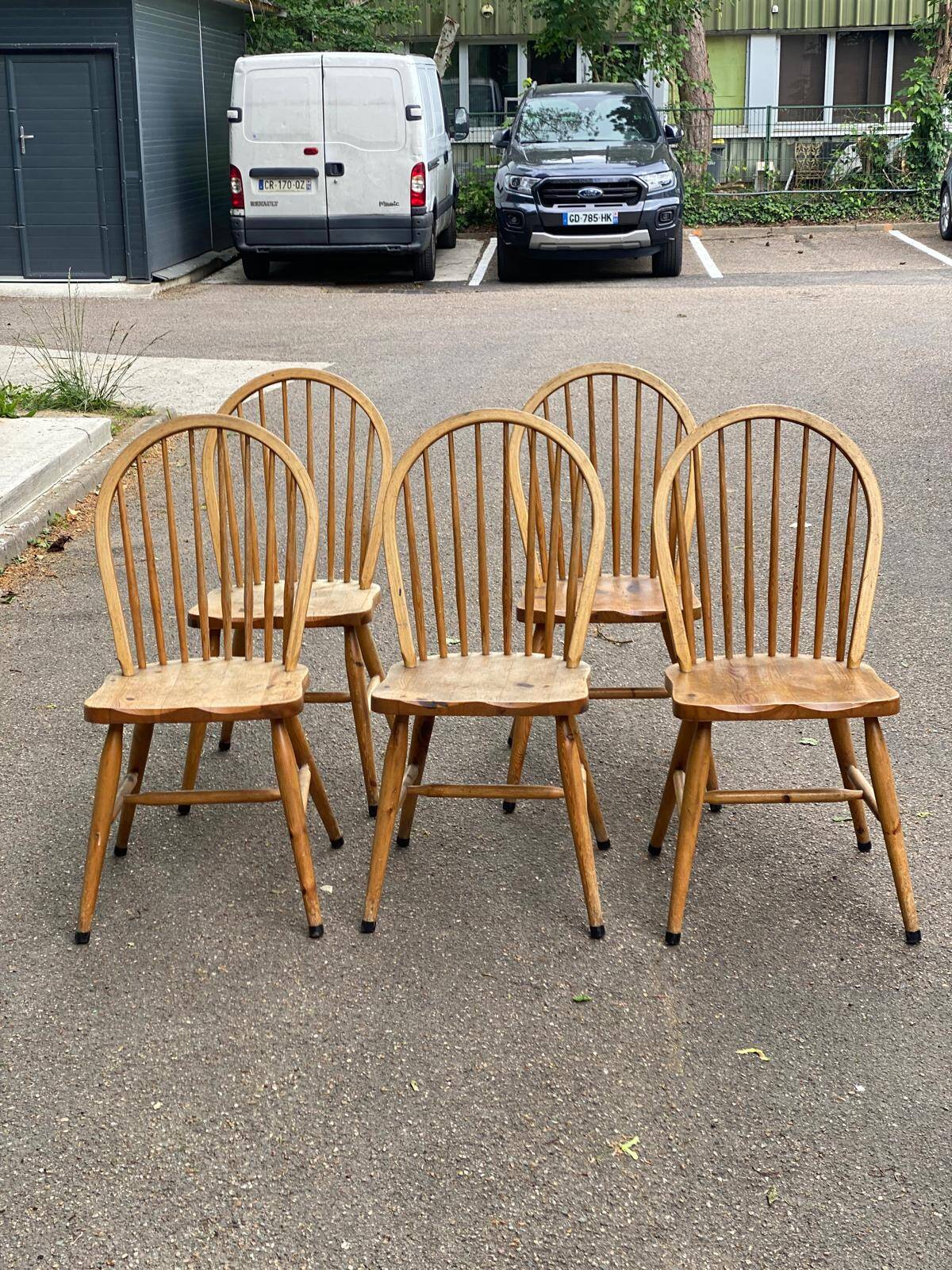 5 chaises anglaises Windsor en bois massif courbé XXème