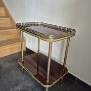 Desserte / Petite table d'appoint plaquage acajou et laiton mid century