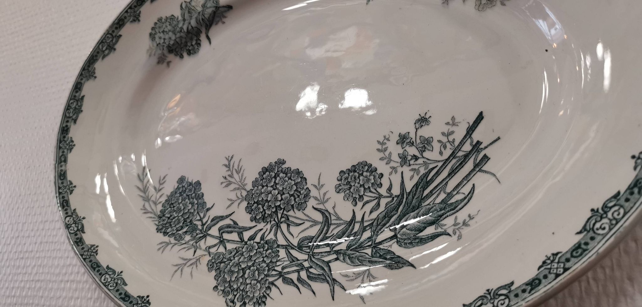 Ancien plat ovale terre de fer manufacture st amand modèle: daisy