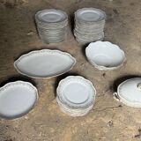 Large Limoges porcelain dinner service – floral decoration and gold trim