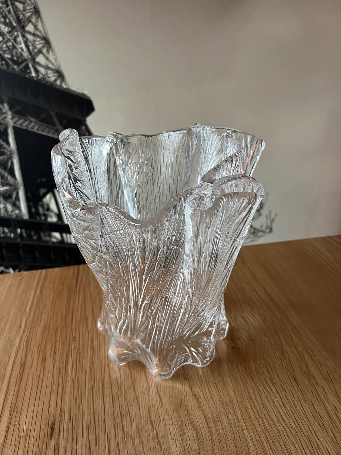 Scandinavian handkerchief vase by Severin Brørby hadeland Furu in glass 1970