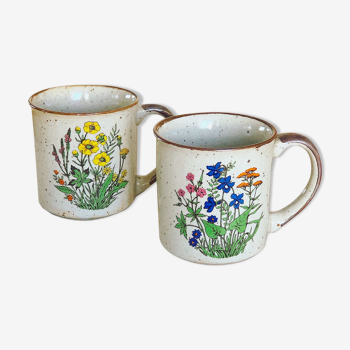 Deux mugs vintage fleuris en grès