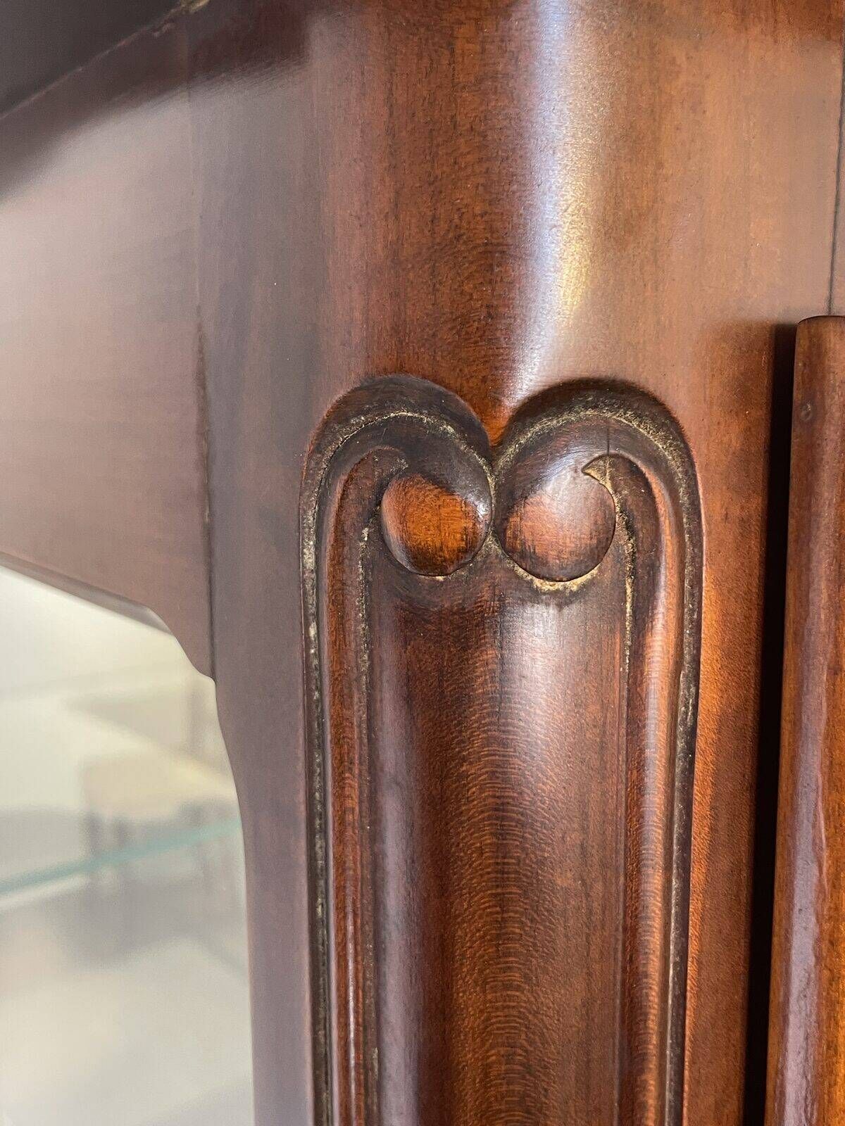 Provençal Louis XV display cabinet in carved fruitwood, illuminated.
