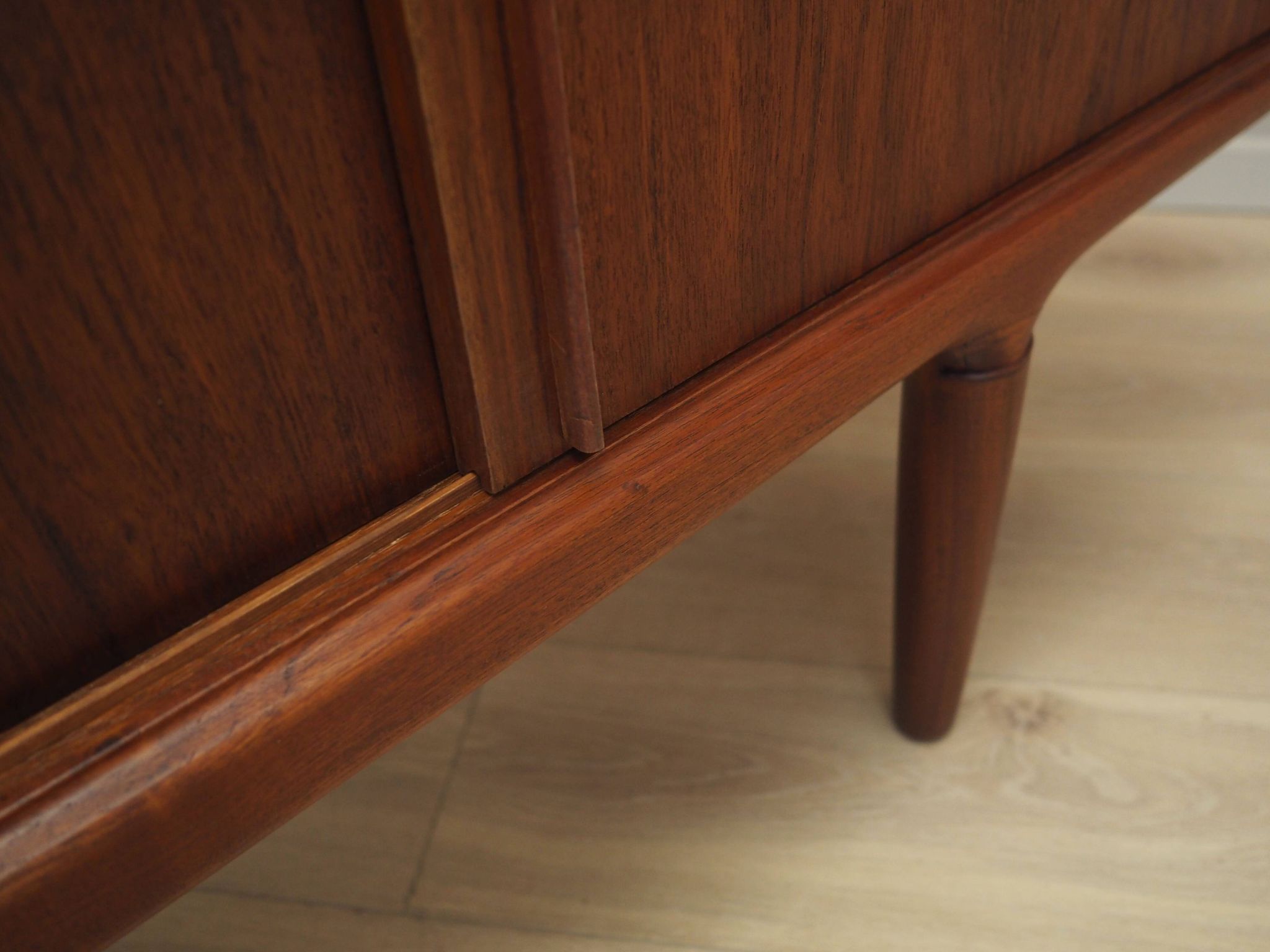 Enfilade en teck, design danois, années 1960, production : Omann Jun