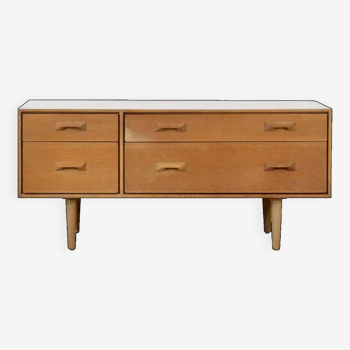 Midcentury Stag 'Concord' Sideboard / Dresser / Chest In Oak. Vintage / Modern / Retro / Danish Styl