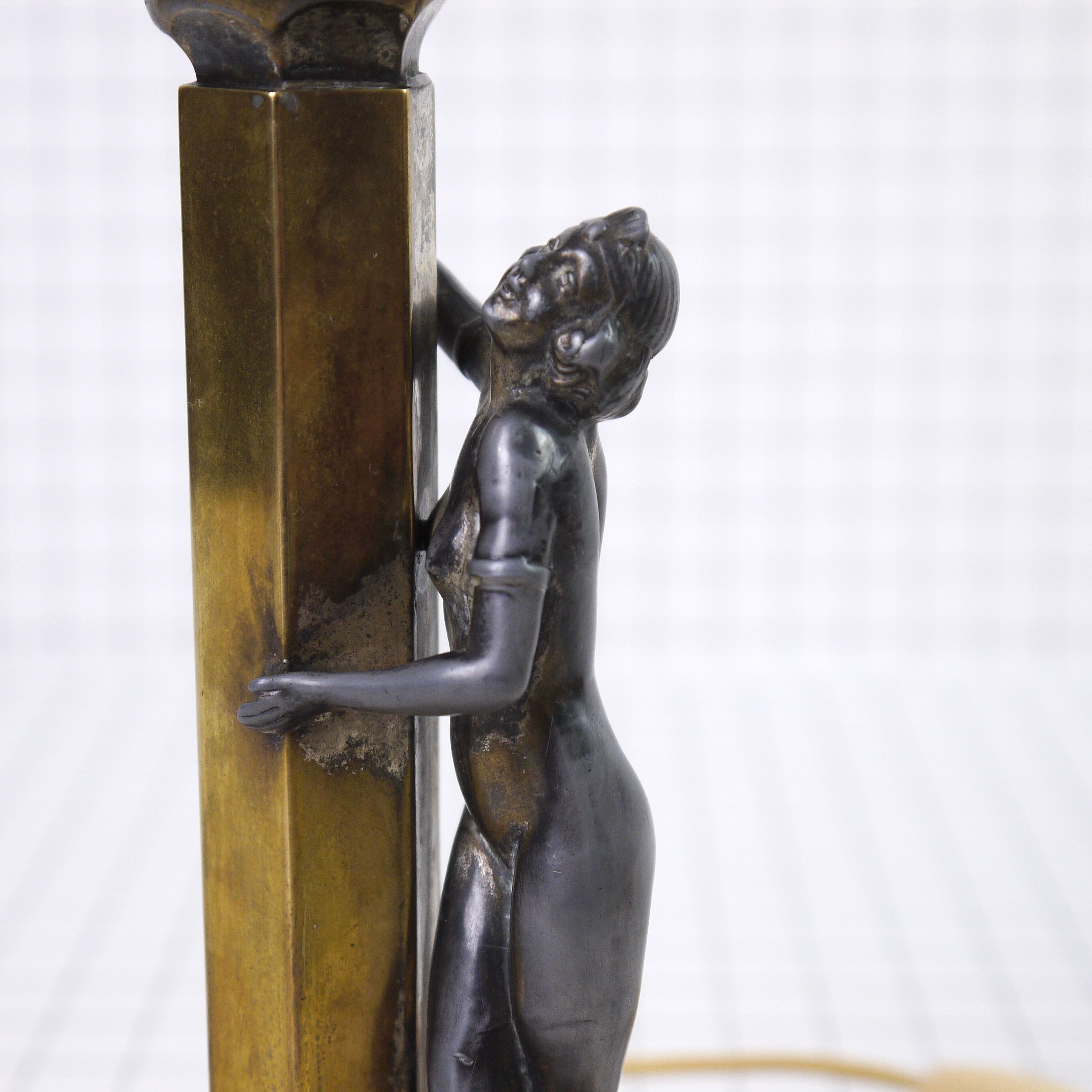 Lampe art déco sculpture de femme