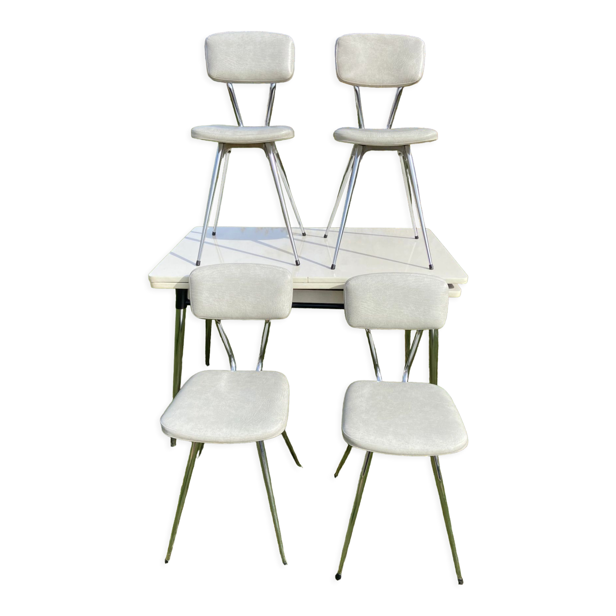 Formica table with 4 chairs