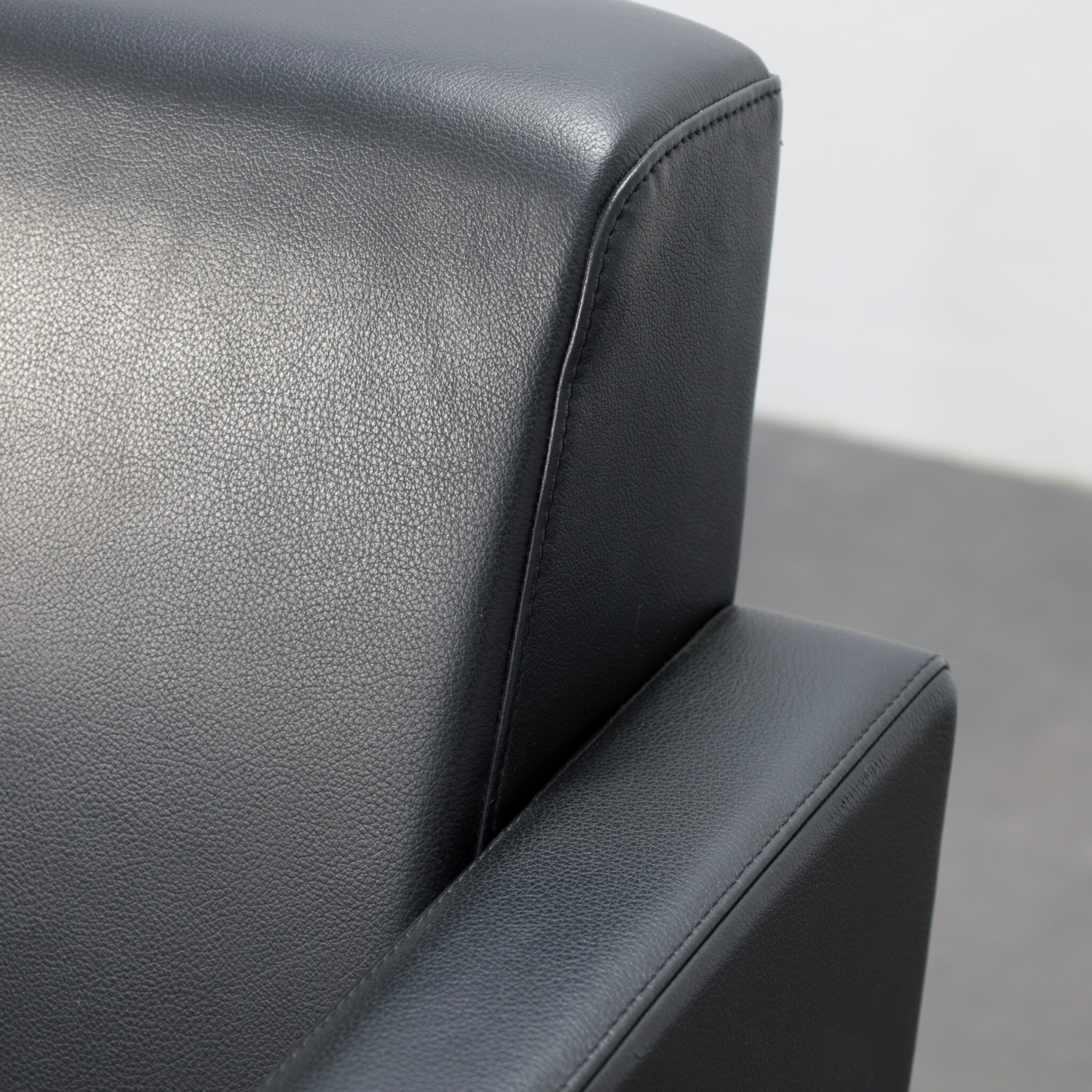 Pair of leather swivel armchairs by Poltrona Frau, Italy, 1990s