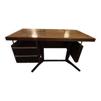 desk "Sistema" designed by Daciano da Costa