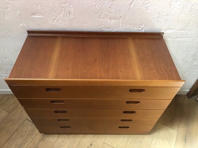 Scandinavian dresser