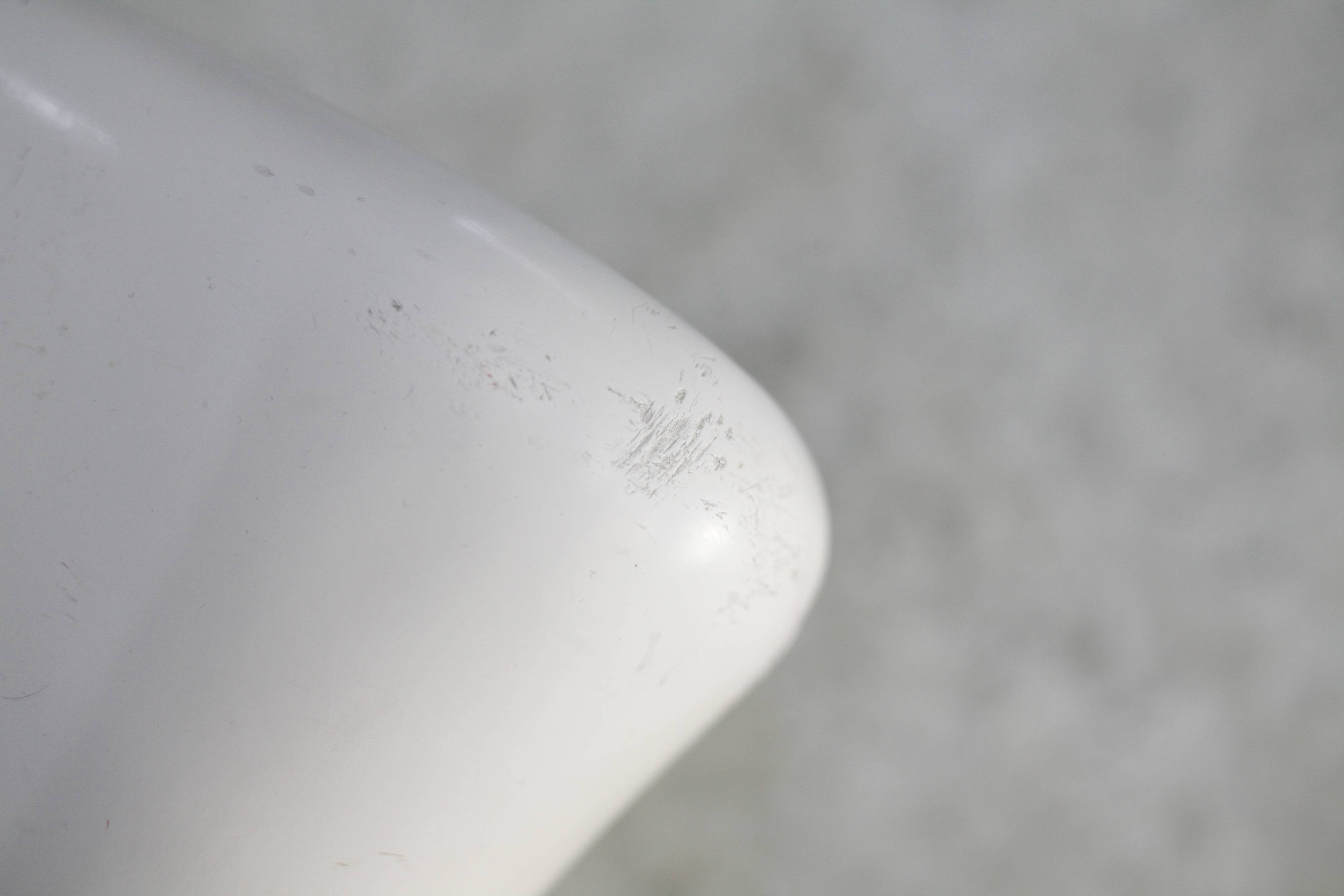 "Space age" armchair. Fiberglass. White lacquered. circa 1970