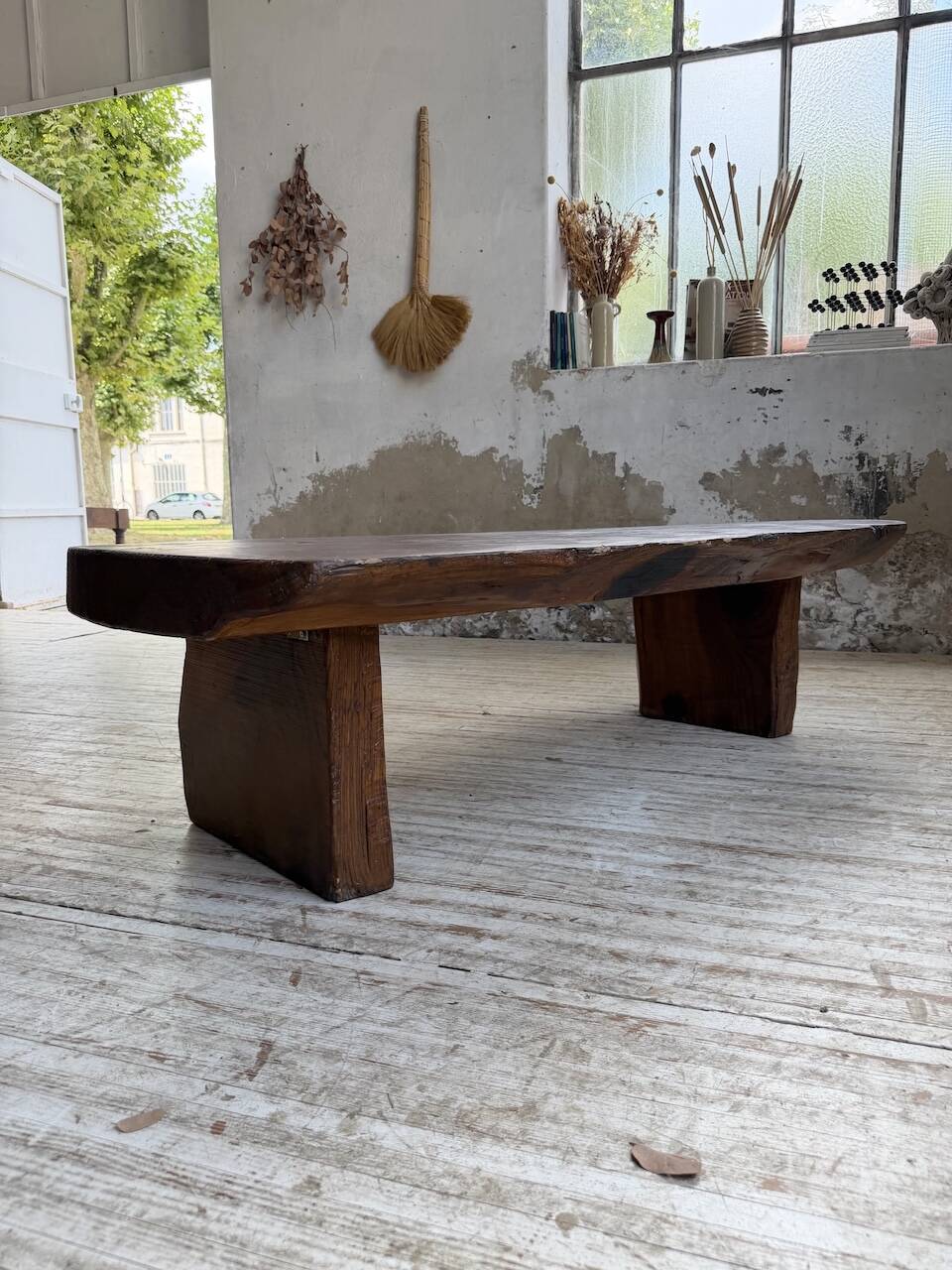 Table basse brutaliste artisanale 1950