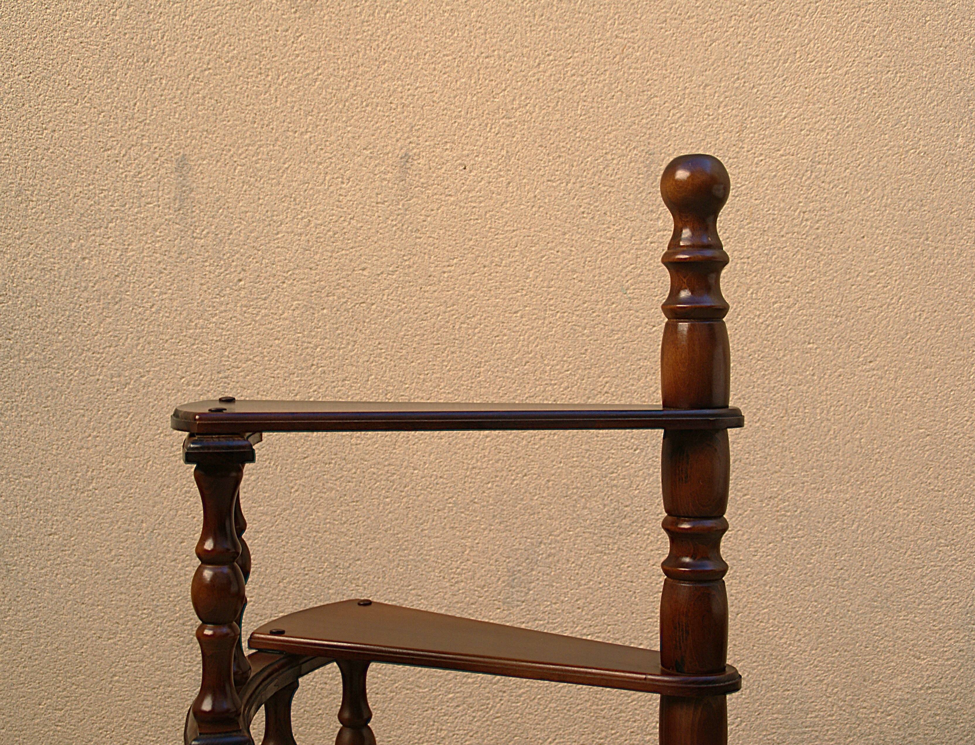 Escalier - Escabeau de bibliothèque