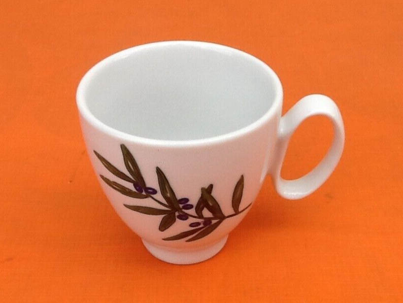 Set of 2 Guy Degrenne porcelain coffee cups with saucers