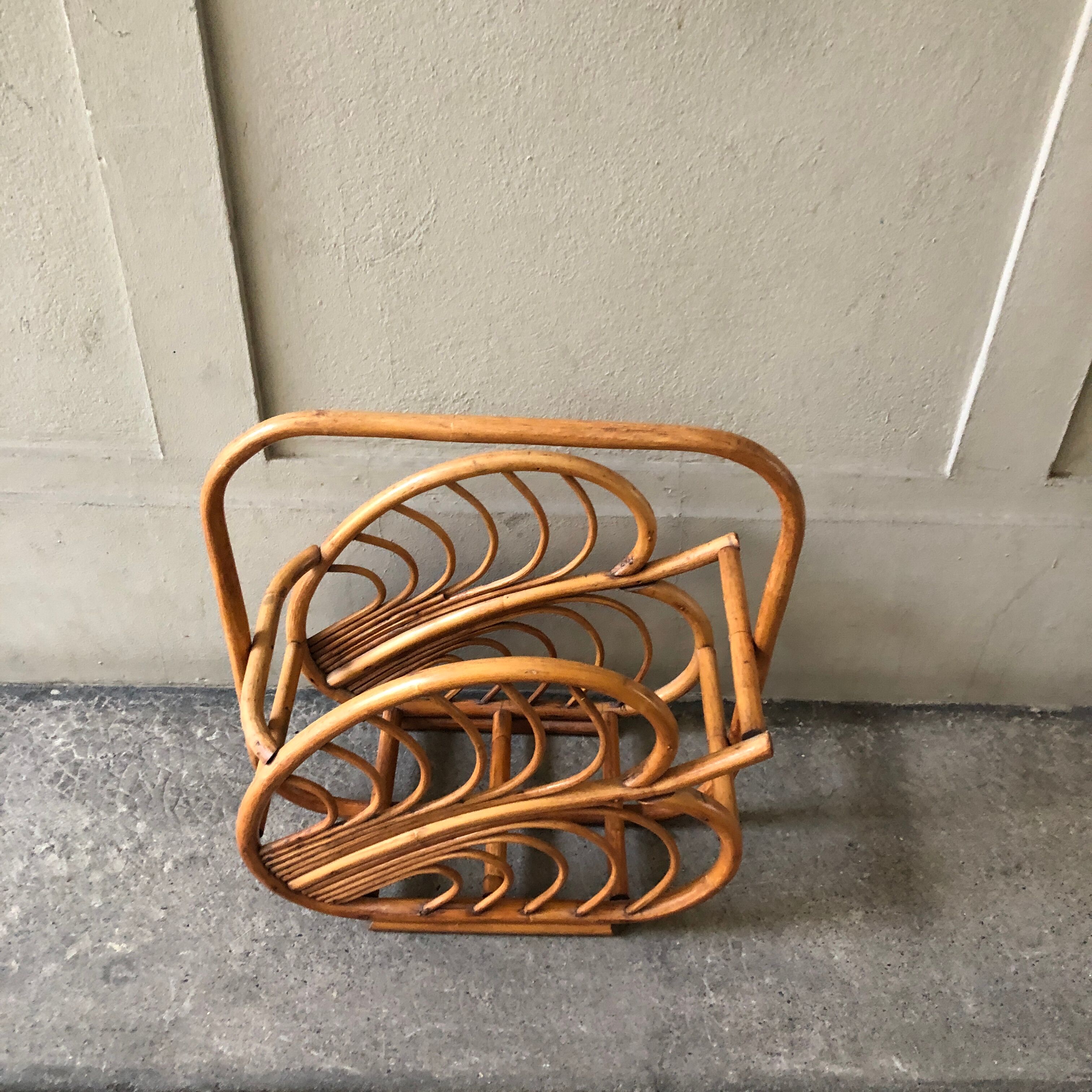 Magazine holder