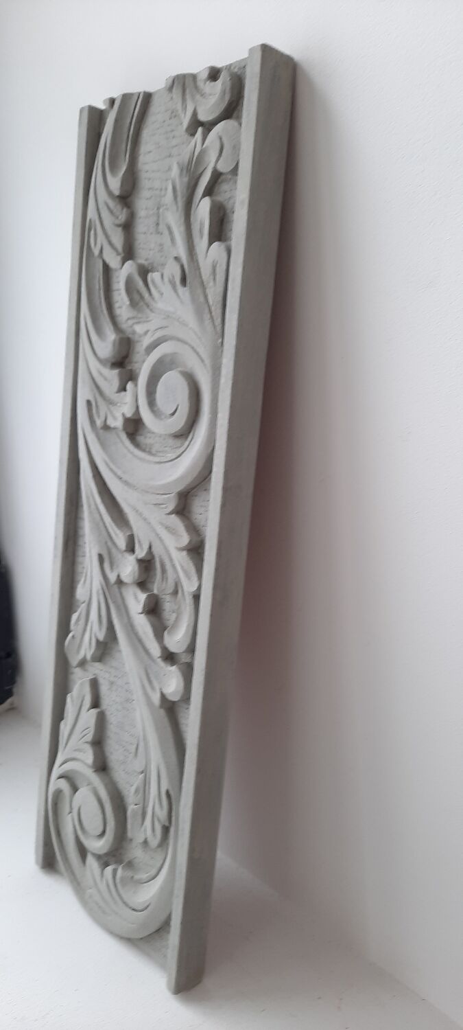 Wooden frieze