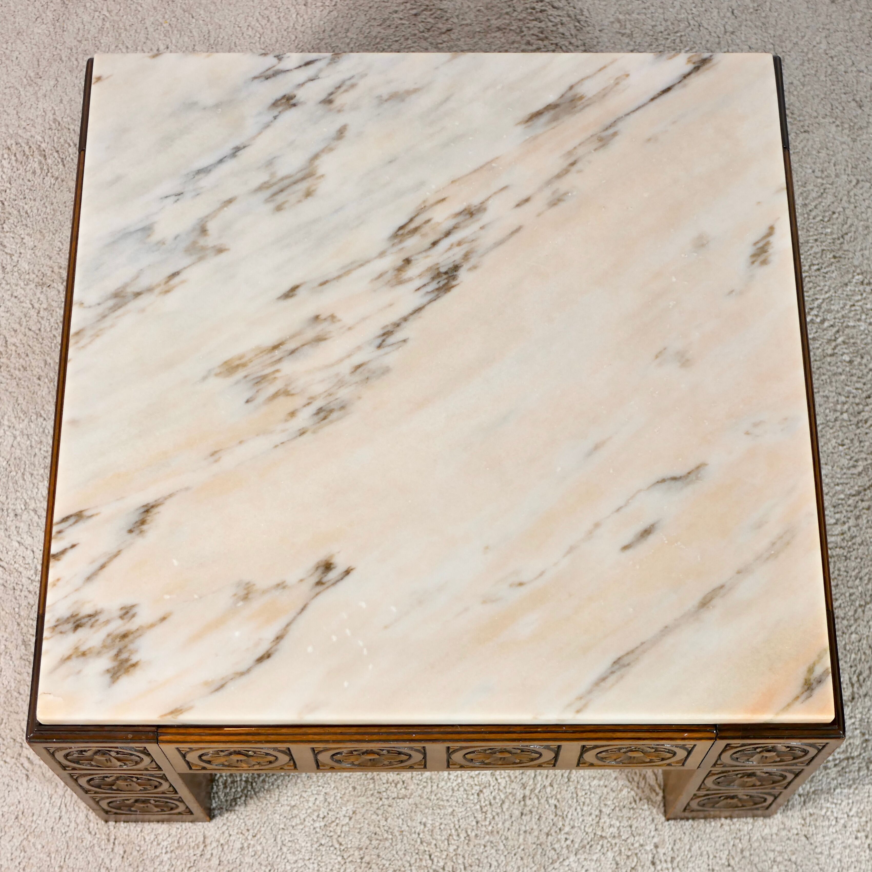 Table basse bois sculpté et marbre