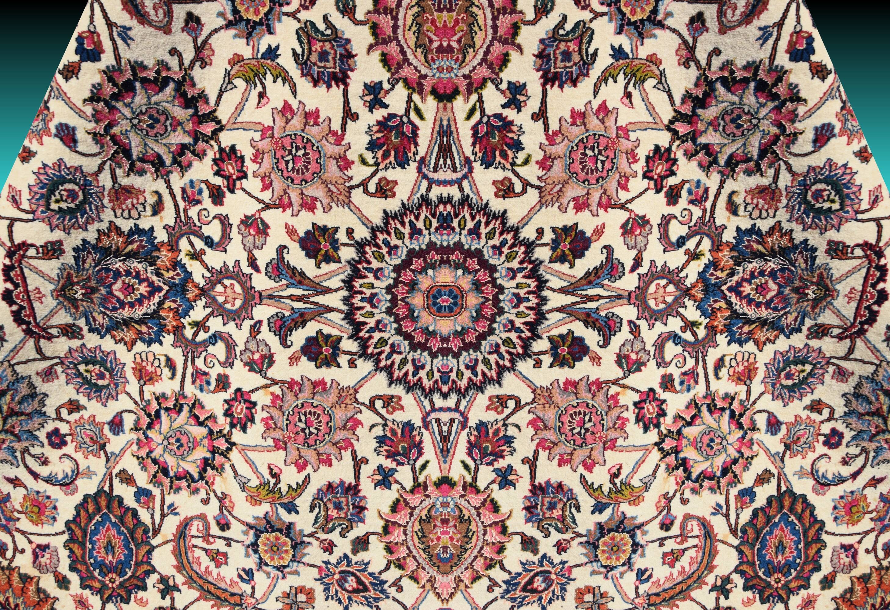 Oriental carpet Tabriz Iran in wool and silk – Signed "Saber" – 210 x 300 cm