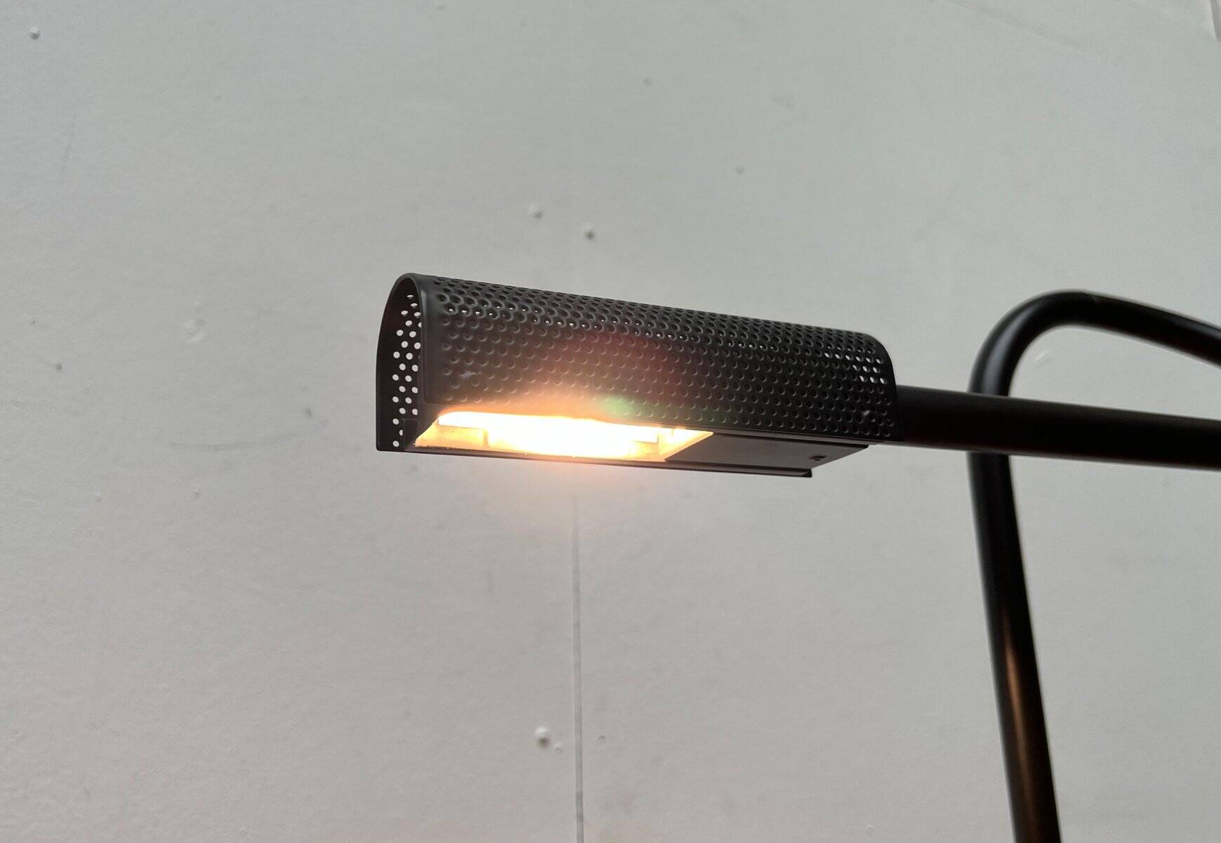 Postmodern Stringa table lamp by Hans Ansems for Luxo, 1980s.