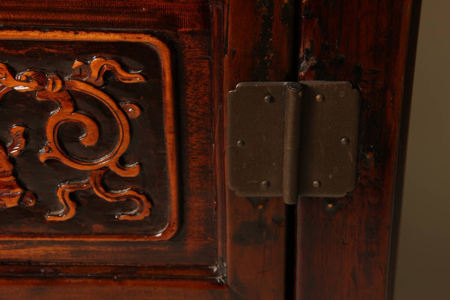 Two-piece buffet from Shanxi province