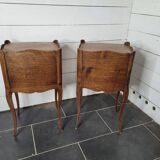Paire de tables de chevet style Louis XV en chêne