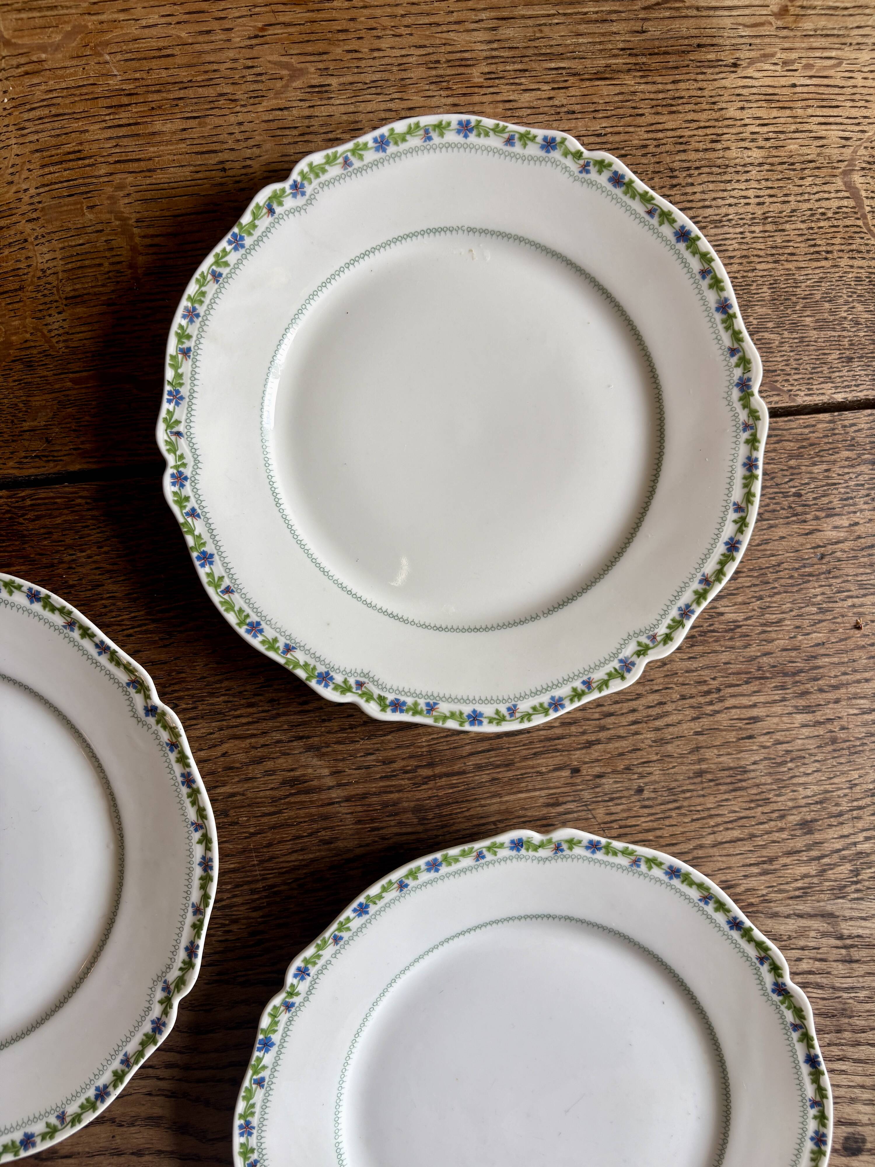 Set of 6 vintage dessert plates in Limoges porcelain.