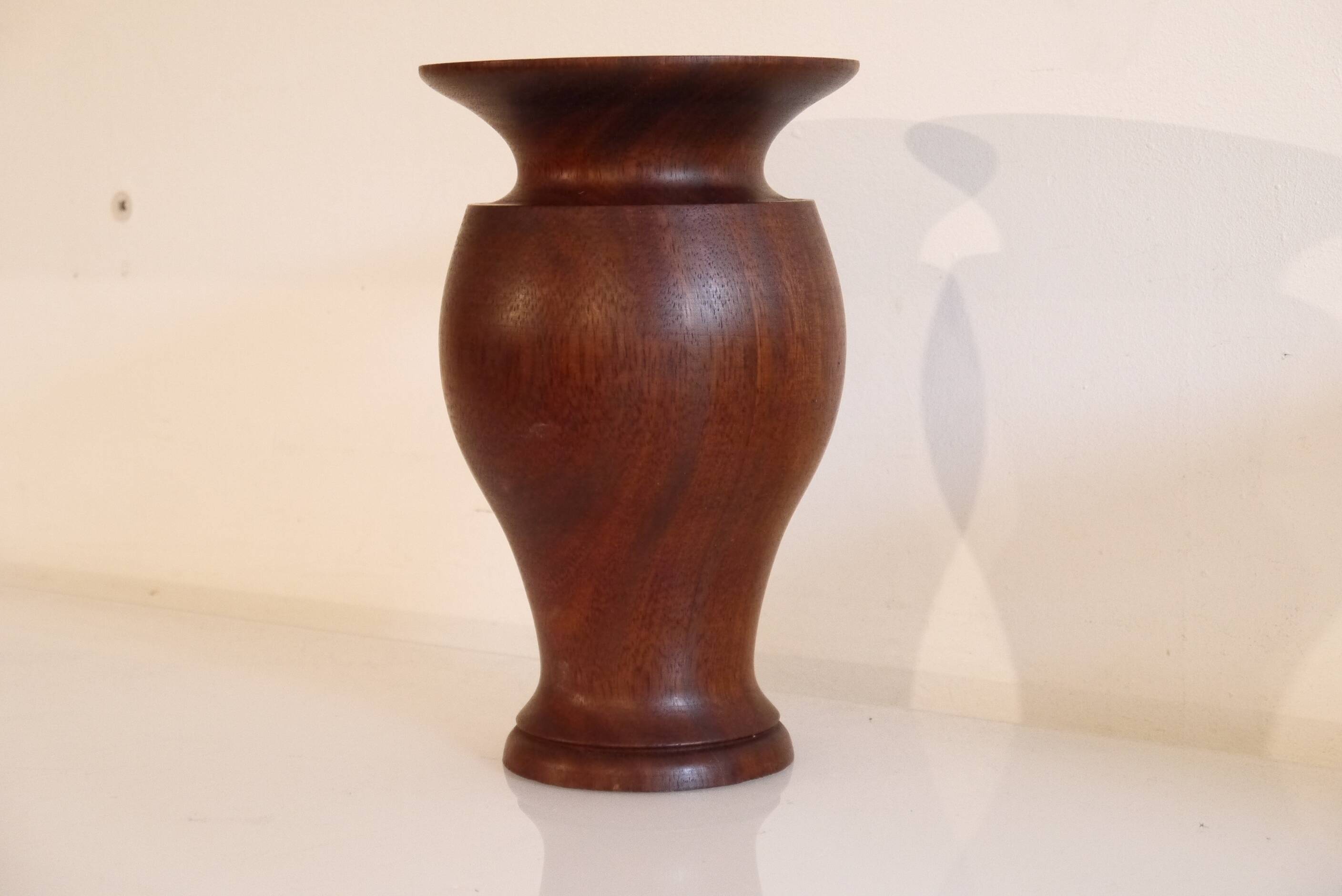 Vase scandinave en teck 1960