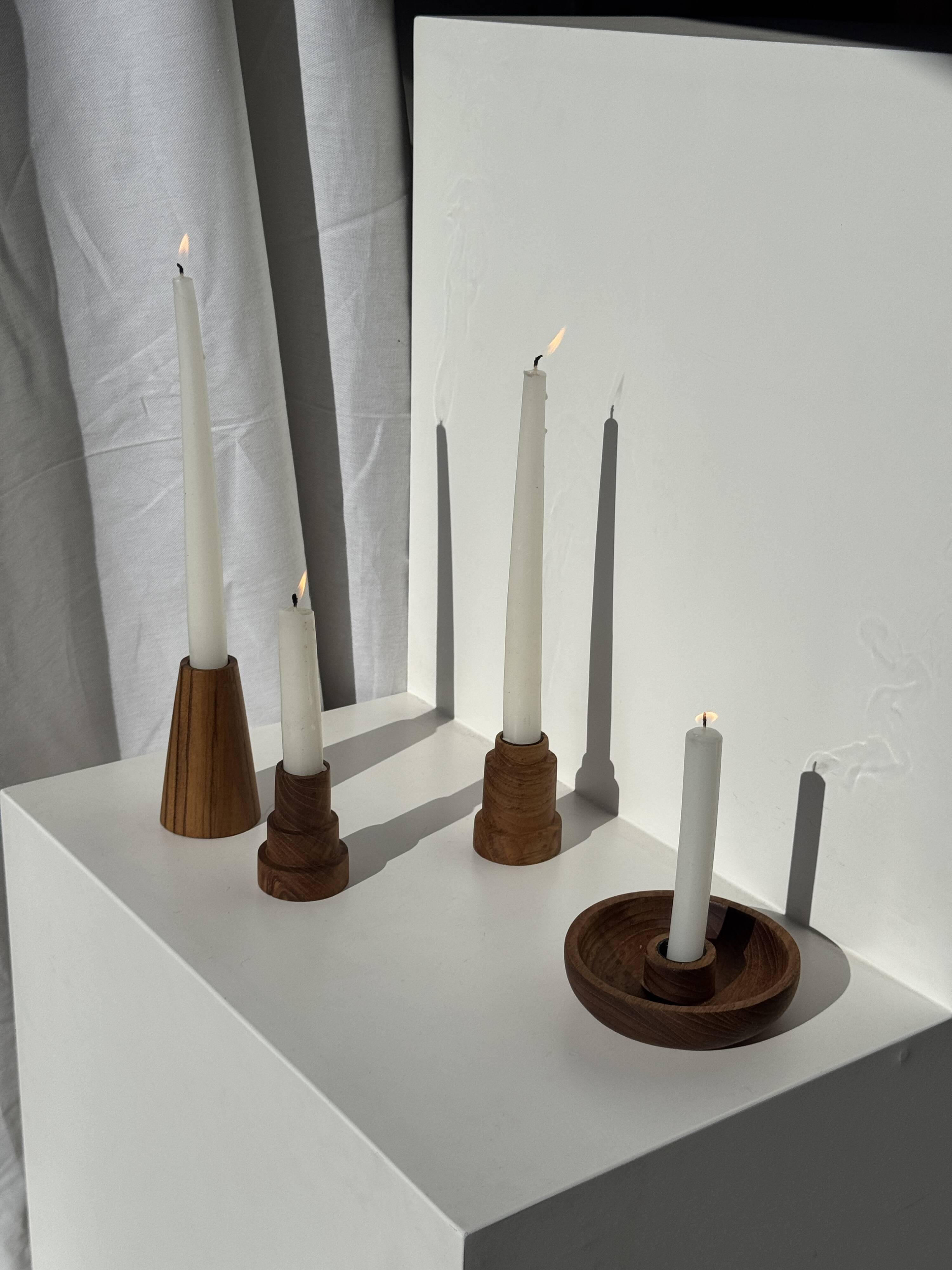 Conical circular candle holder in solid teak H10 D6