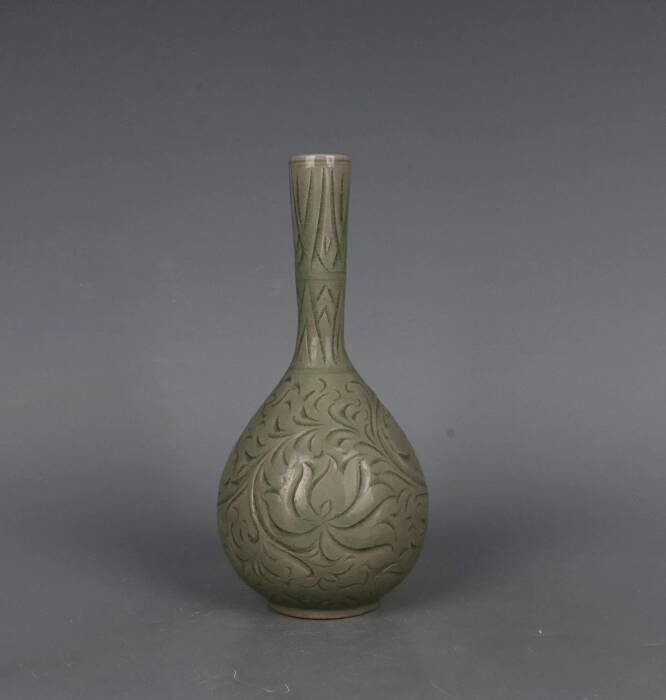 Exquisite Song Dynasty Style Carved Celadon Porcelain Vase