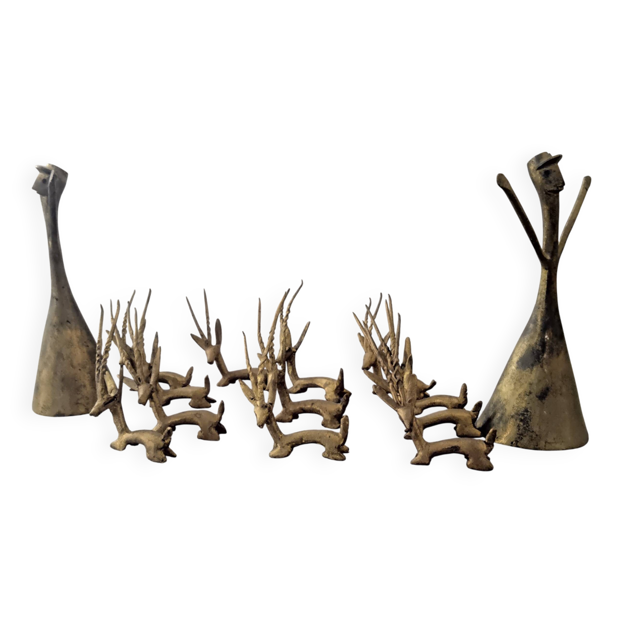 Table set with knife holder and bell